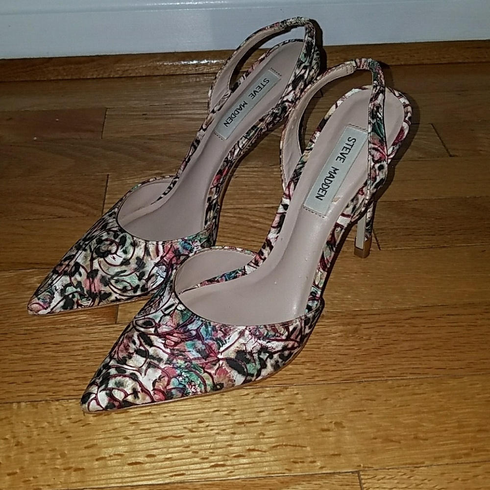 Steve Madden sling back